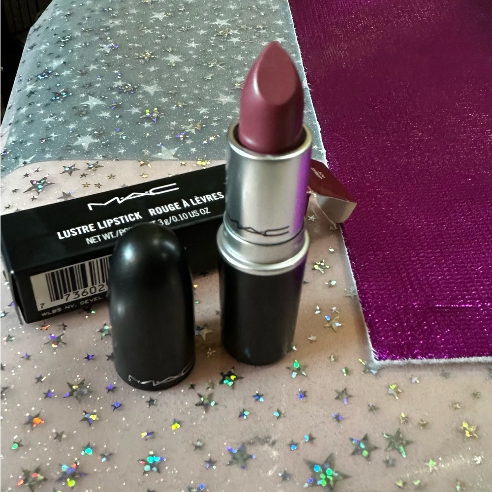 MAC Cosmetics Lustre Lipstick in syrup